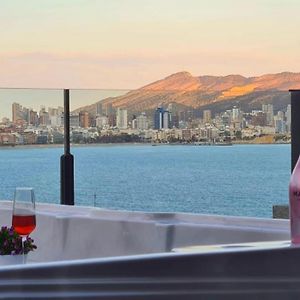 Luxury Apartment With Private Hot Tub By Poniente Beach